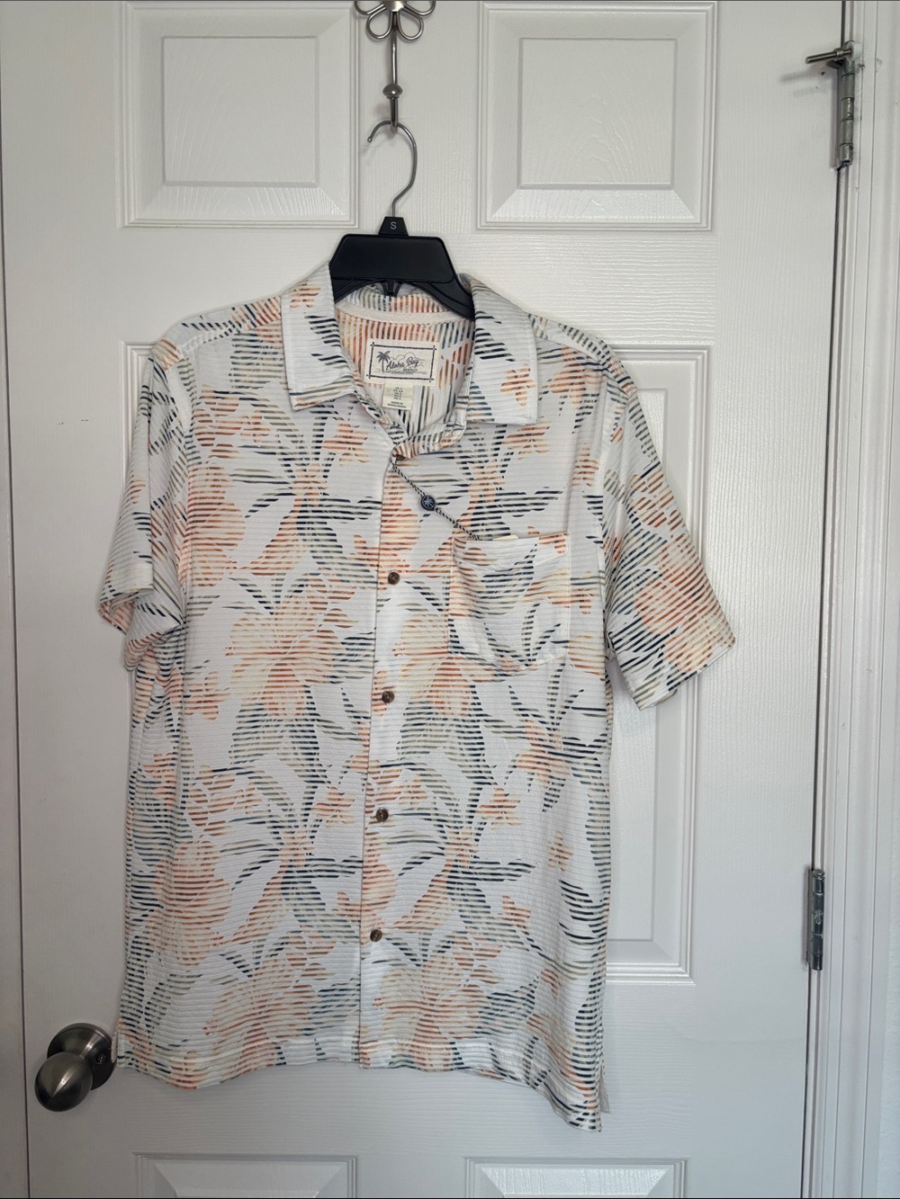 ALOHA BAY - Men's Short-Sleeve Floral Shirt - White with Peach Size S NWT